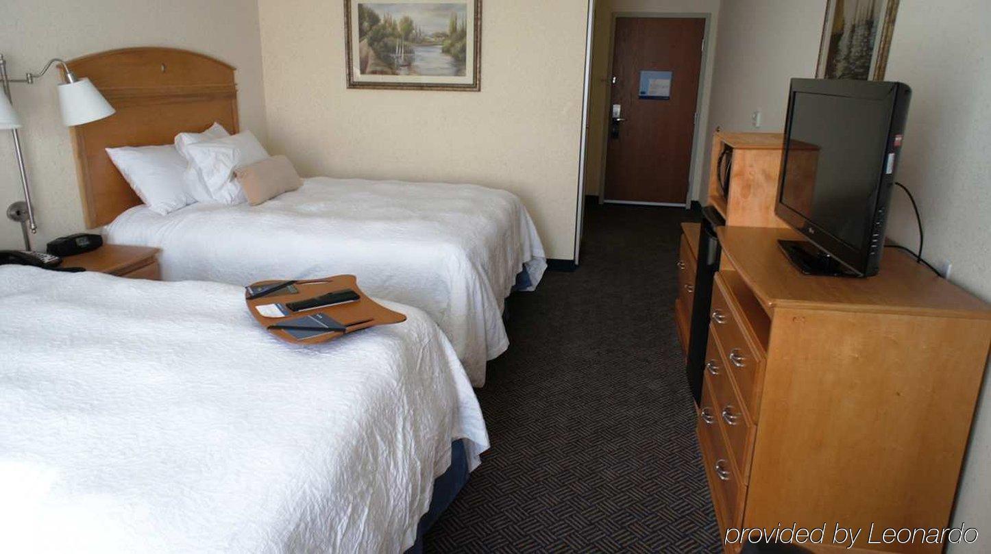 Hampton Inn Dallas-Рокуолл Номер фото